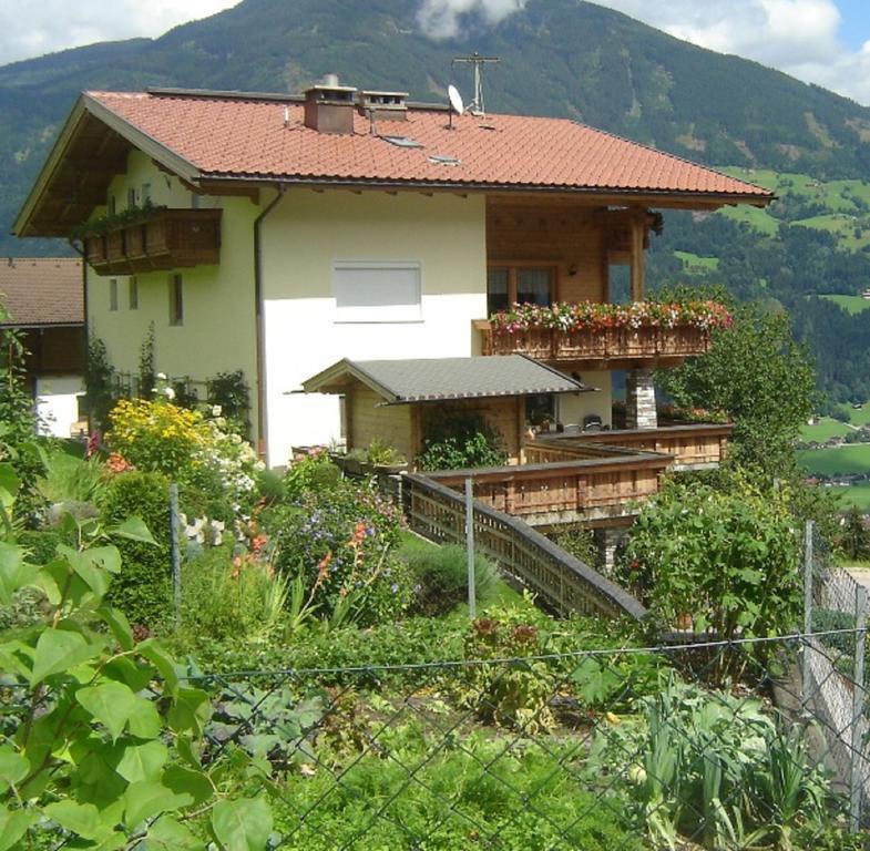 Ferienwohnung Kainer Carina Ried im Zillertal Quarto foto